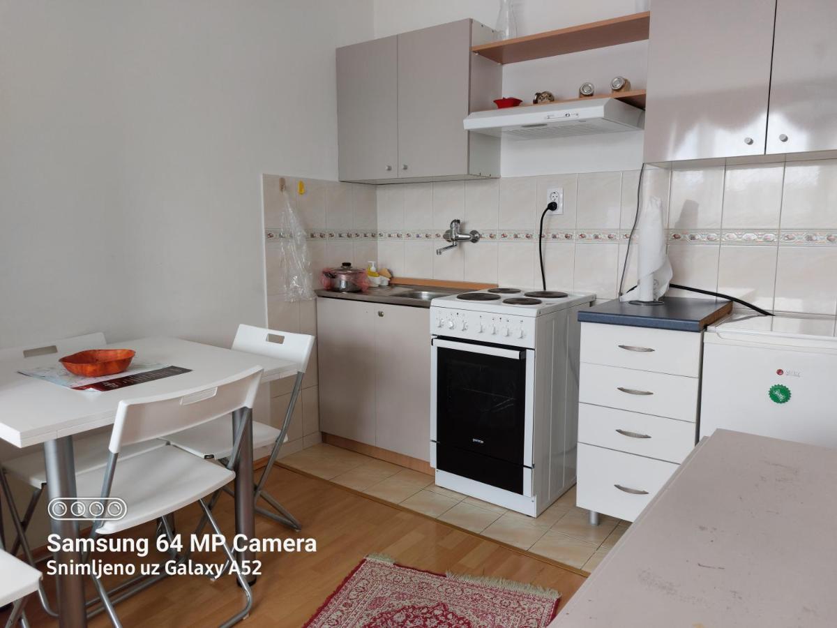 Apartment Daca Stan Belgrado Esterno foto