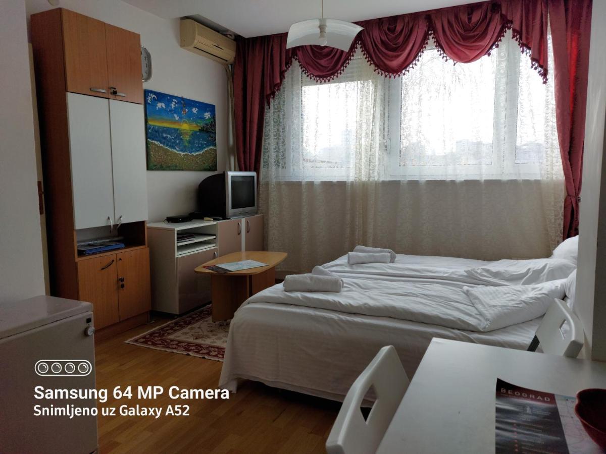 Apartment Daca Stan Belgrado Esterno foto