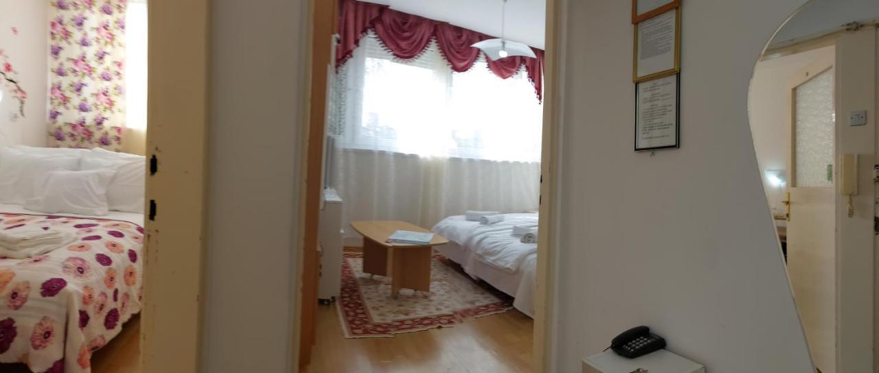 Apartment Daca Stan Belgrado Esterno foto
