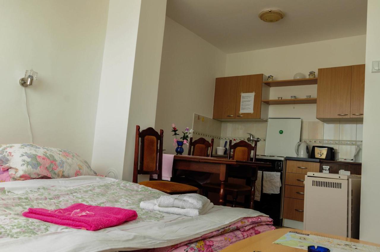 Apartment Daca Stan Belgrado Camera foto